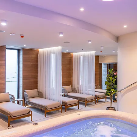 Energy & Business Center 4*