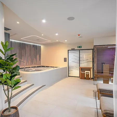 Energy & Business Center 4* Paks